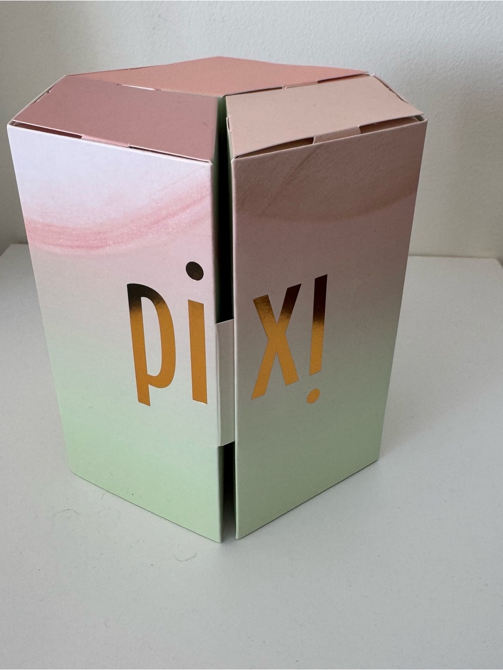 Pixi by Petra gift set: Flawless Primer, Correction Concentrate, Flawless Porele